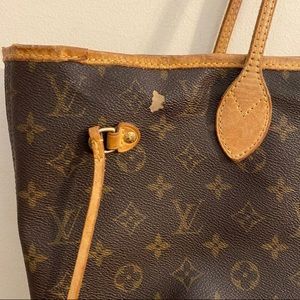 LV—> Don’t buy Damaged Monogram Canvas